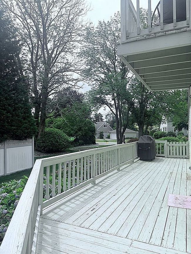 Photo of 78 Harrington Ln, Somerset, MA