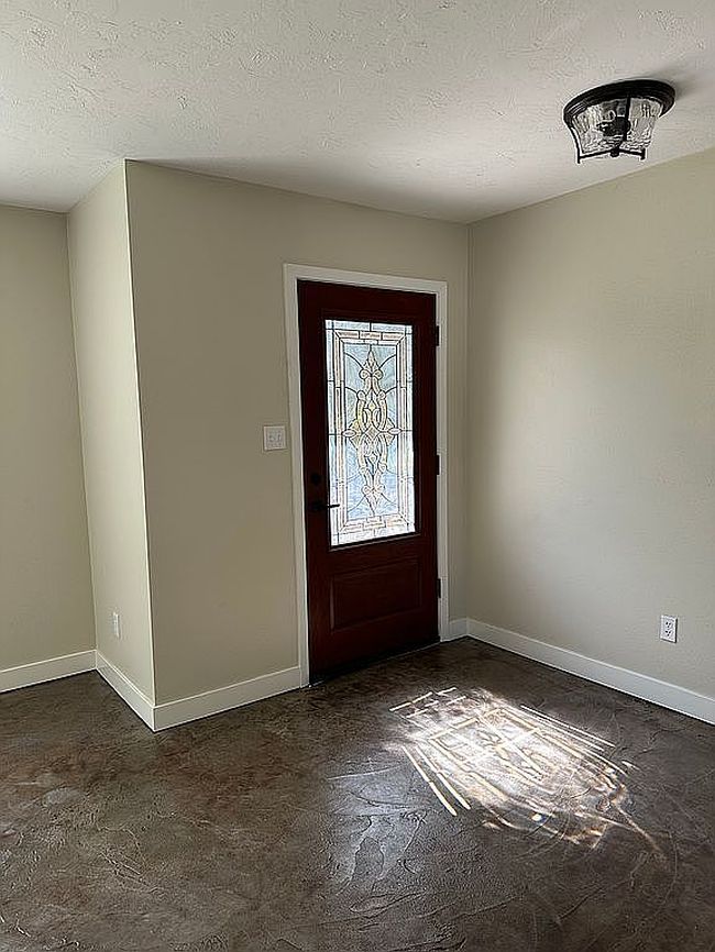 Photo of 427 S Spruce St, Townsend, MT