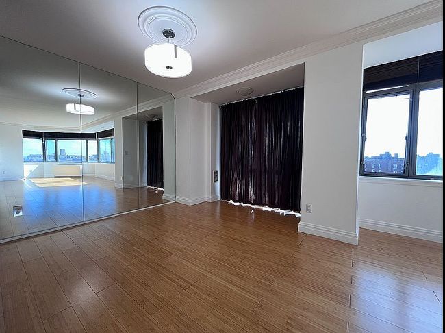 Additional photo 2 of property located at 112-01 Queens Blvd #7H