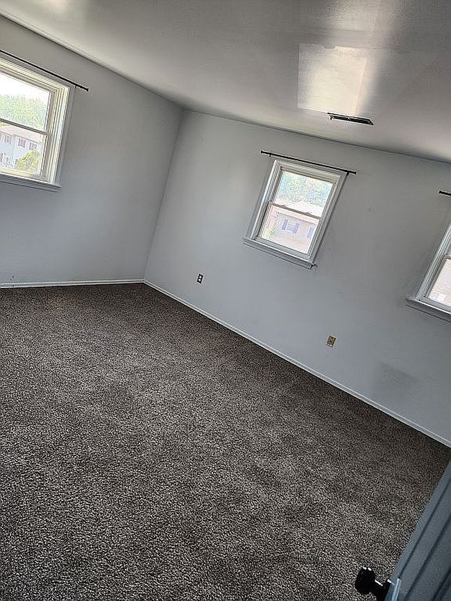 Additional photo 3 of property located at 31 Mall Rd