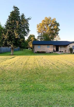 Image of 400 Eastview Dr