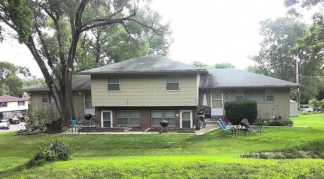 Photo of 452 California St