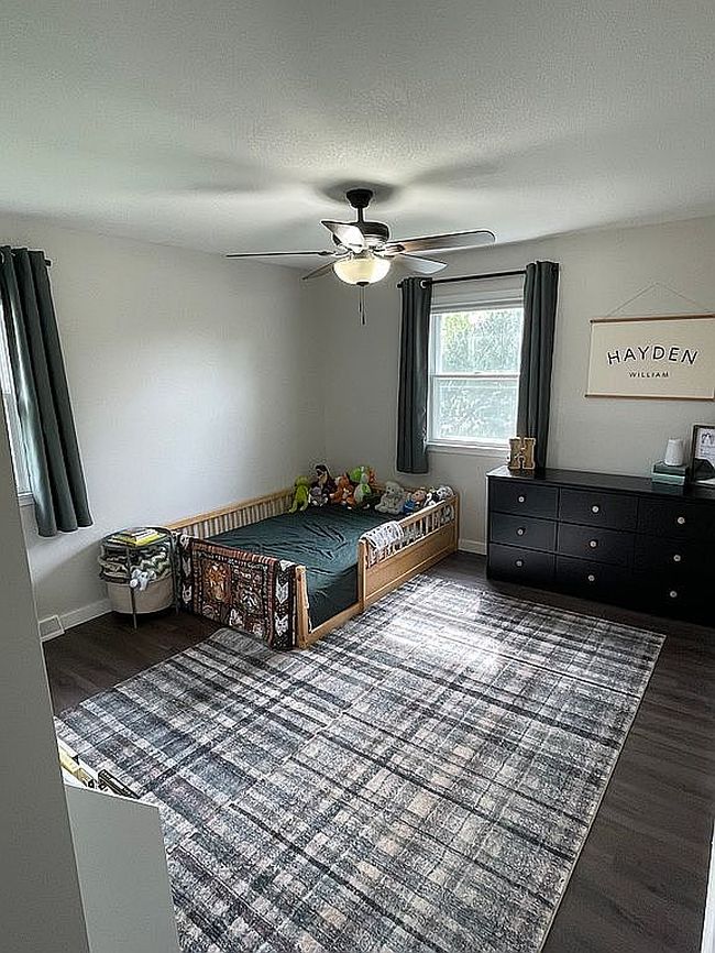 Image of 320 E 11th St