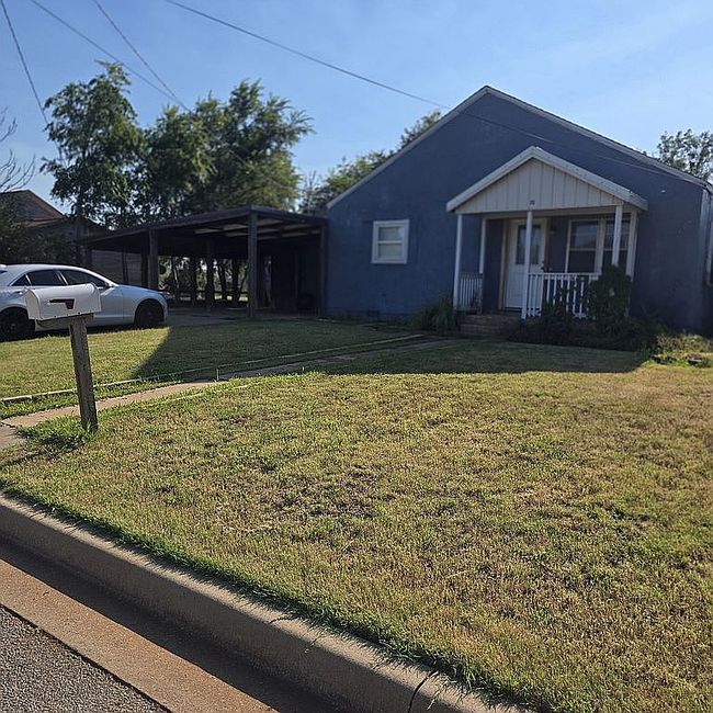 Photo of 213 N Booth Ave, Elk City, OK