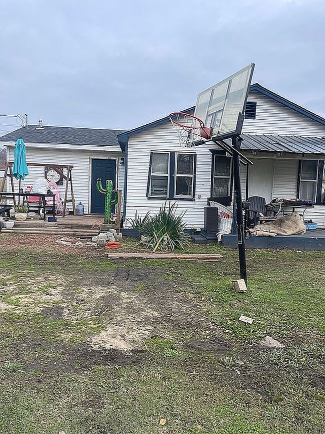 Image of 1 W Pine St