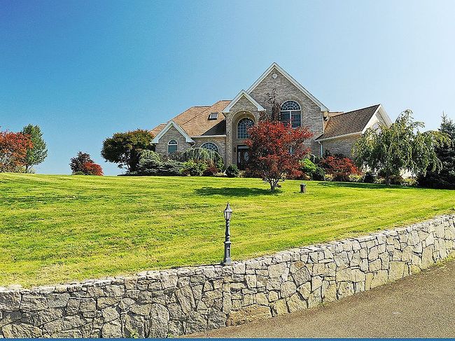 Photo of 114 Wheeler Farm Rd, Watertown, CT