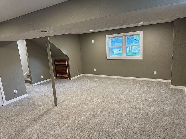 Photo of 1100 N 3rd St, Springfield, NE
