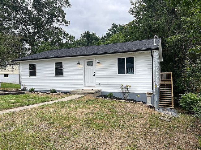 Photo of 411 Crescent Rd, Beckley, WV