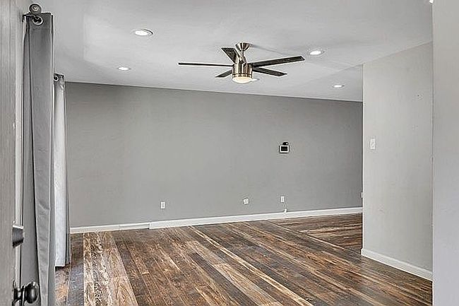 Additional photo 2 of property located at 10240 Regal Oaks Dr #C