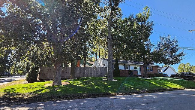 Photo of 105 E Chestnut St