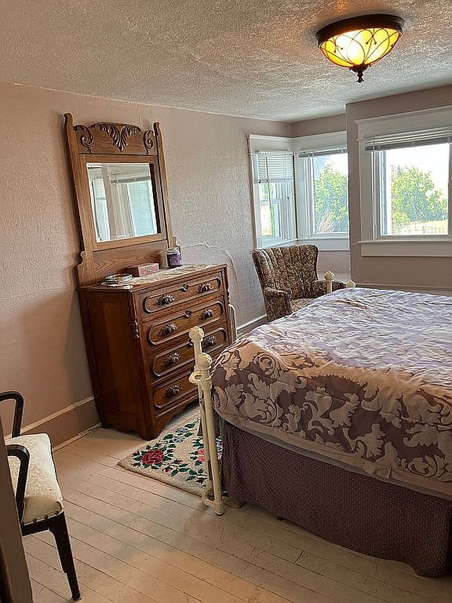Photo of 411 Mckinley St, Centerville, WA
