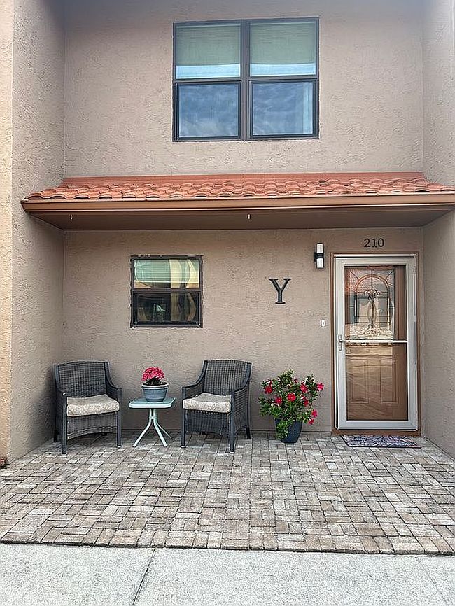 Additional photo 1 of property located at 210 Grand Island Blvd