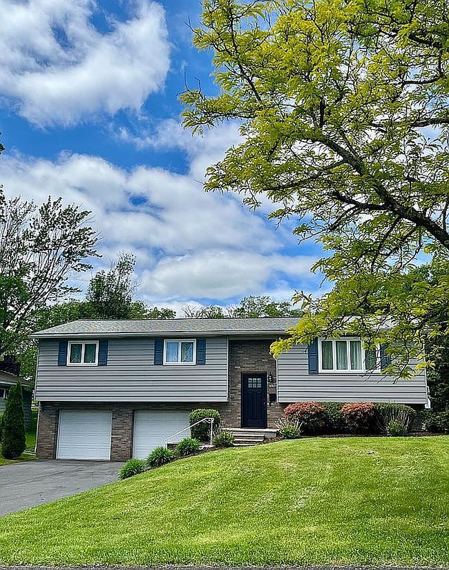 Photo of 610 Oak Ln, Clarks Summit, PA