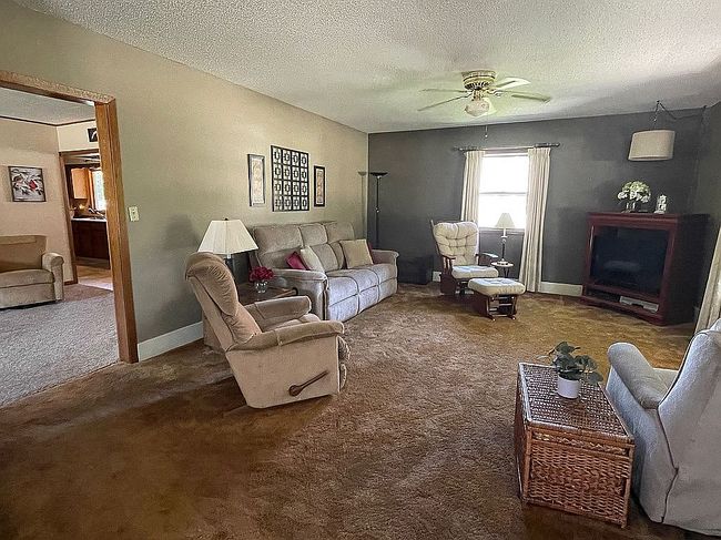 Photo of 490 W 11th St, Garner, IA