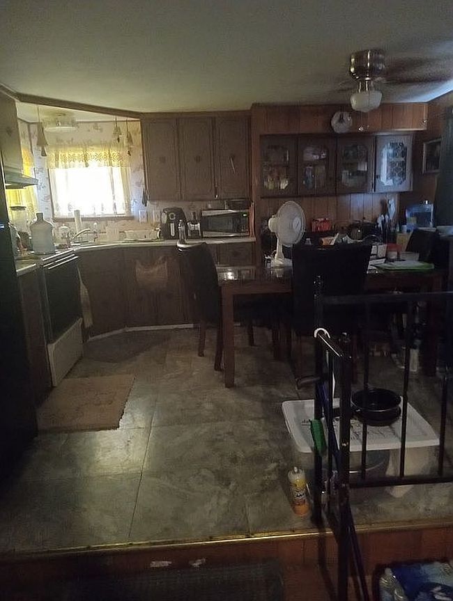 Additional photo 2 of property located at 150 S Windsor #150