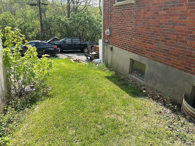 Image of 5912 Blue Rock Rd