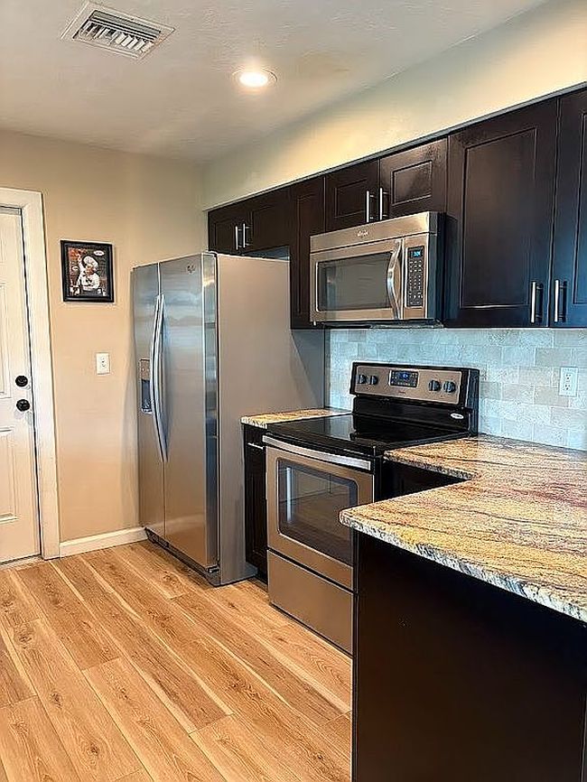 Photo of 126 Se 40th Ter, Cape Coral, FL