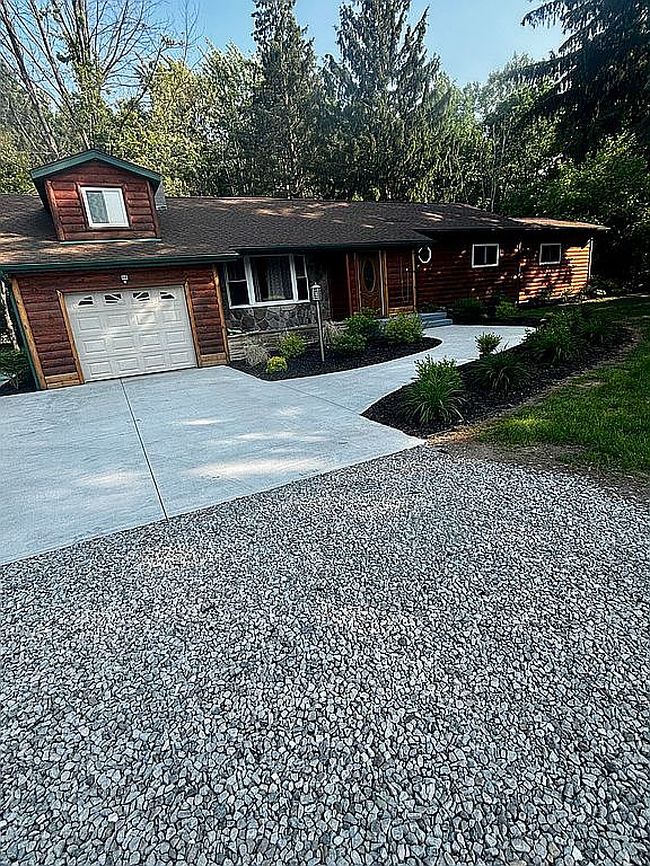 Photo of 3067 W Huron Rd, Standish, MI