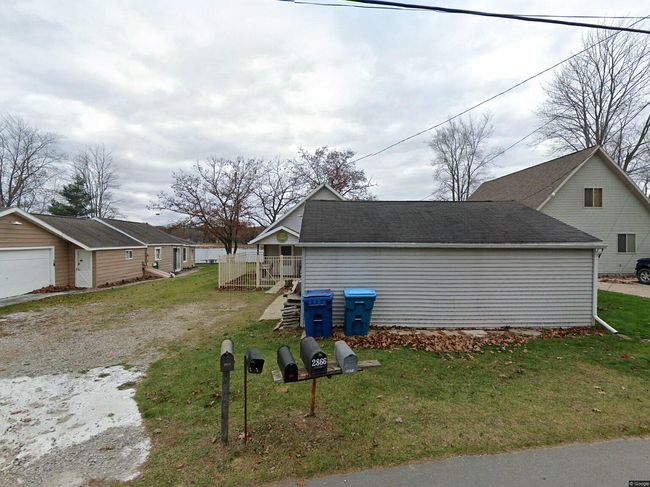 Photo of 2871 Lakeshore Dr, Gladwin, MI