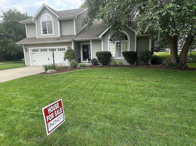 Photo of 51630 Waterford Ln, Granger, IN