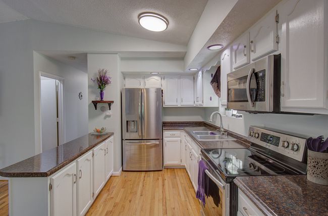 Additional photo 2 of property located at 39 Lakeside Dr