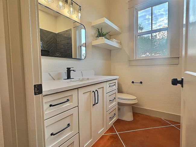 Photo of 1186 Old Pearsall Rd, Jourdanton, TX