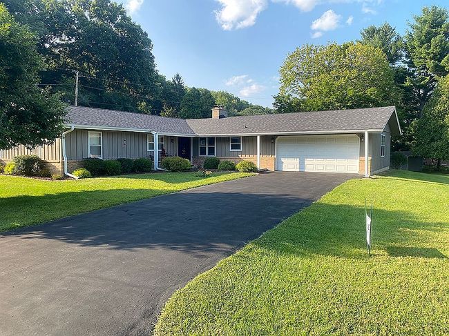 Photo of 396 W Margaret Fuller Rd, Oregon, IL