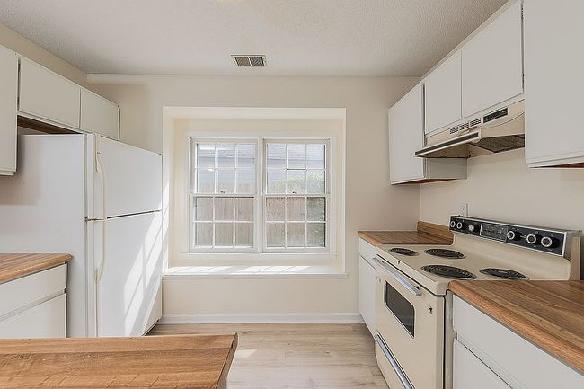 Photo of 115 Mulberry Ln, Jacksonville, NC