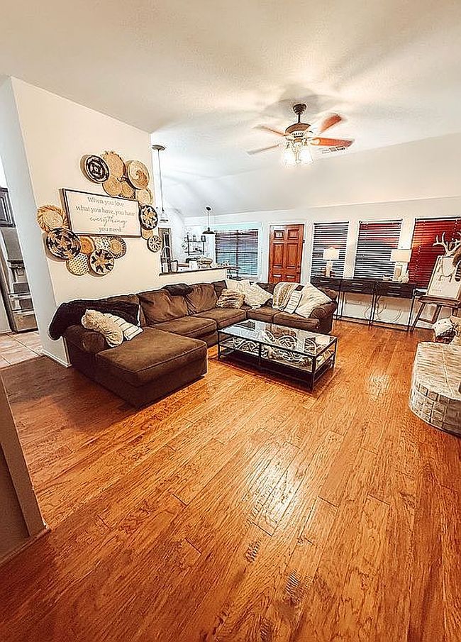 Photo of 311 W Trunk St, Crandall, TX