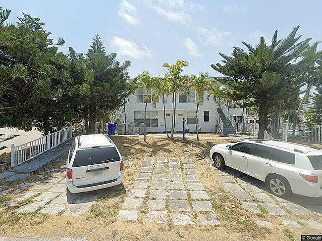 Image of 3220 Ne 7th Pl