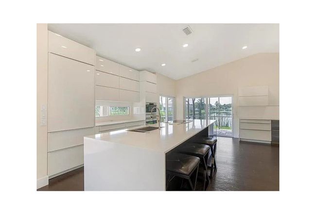 Image of 900 Richwood Ter