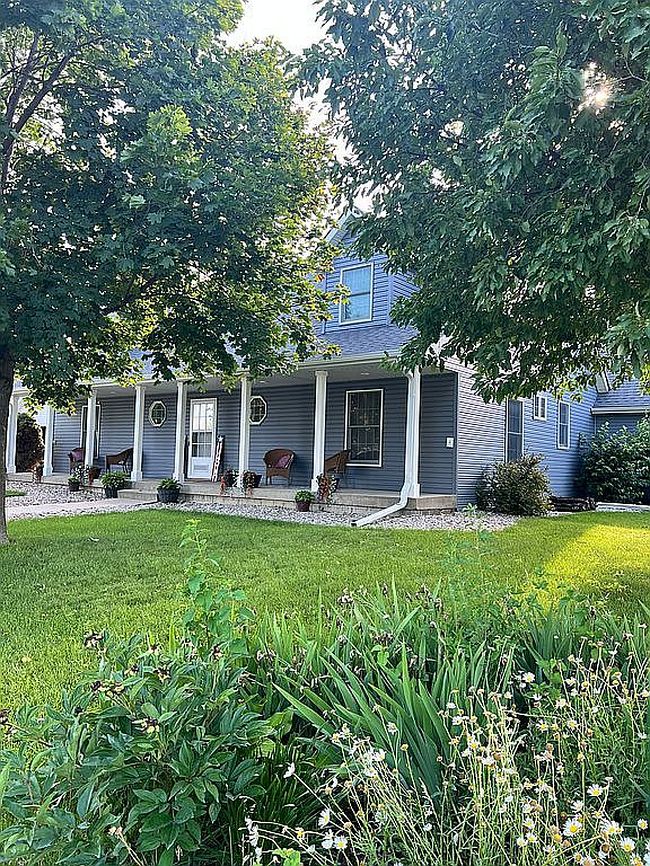 Photo of 601 Stonegate Ct, Sergeant Bluff, IA