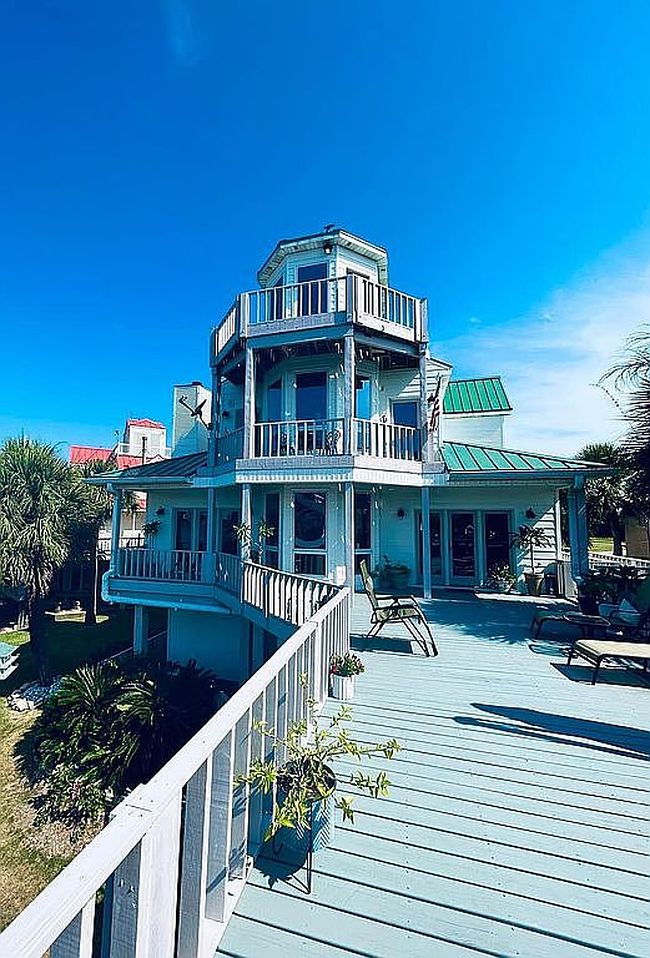 Photo of 443 Island Way, Port Arthur, TX