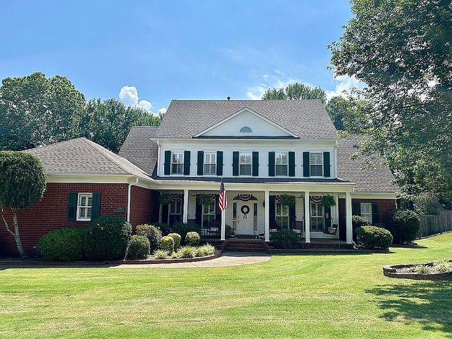 Photo of 1090 Lake View Dr, Hernando, MS