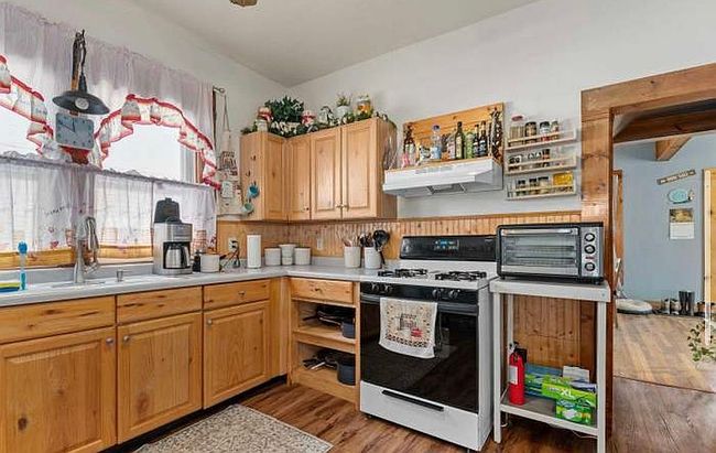 Image of 111 21st St