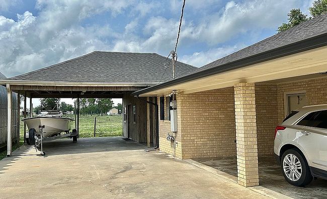 Photo of 316 W 57th St, Cut Off, LA