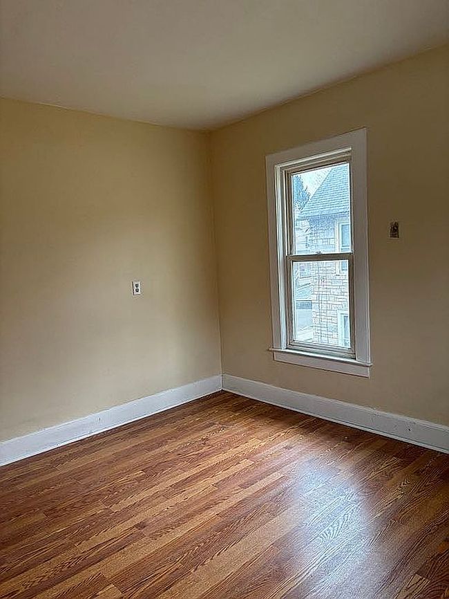 Image of 6 Andrews Ave