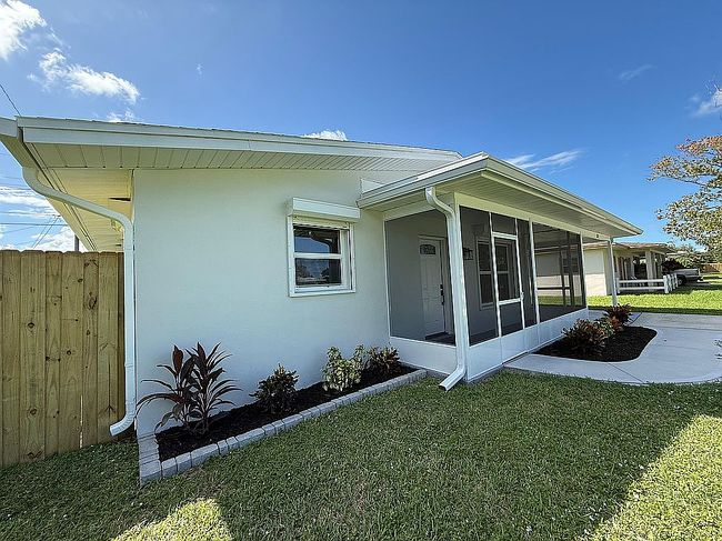 Additional photo 2 of property located at 824 Osage Ave