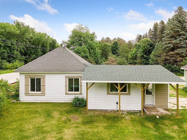 Photo of 15161 North St, Thompsonville, MI