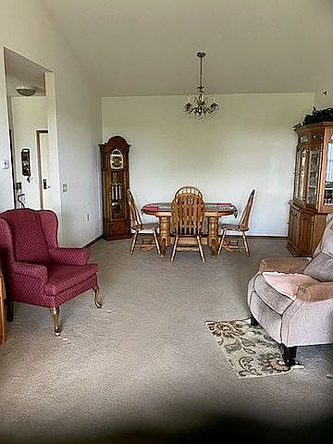 Photo of 15001 Burnhaven Dr #315, Burnsville, MN
