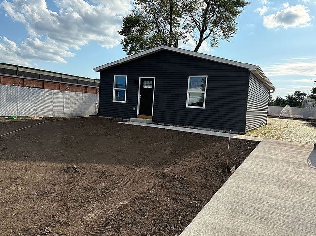 Photo of 311 19th Ave, Naplate, IL