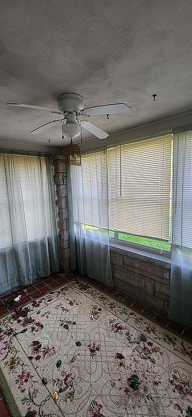 Image of 2100 Middle Ln