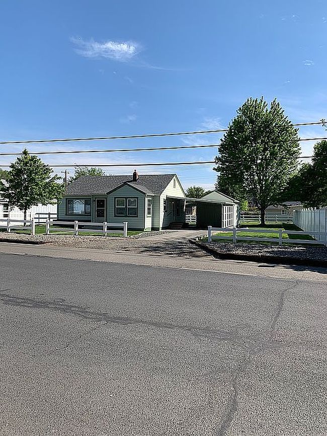 Photo of 712 E Main St, Hermiston, OR