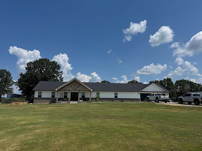 Photo of 850 Vaughns Cir
