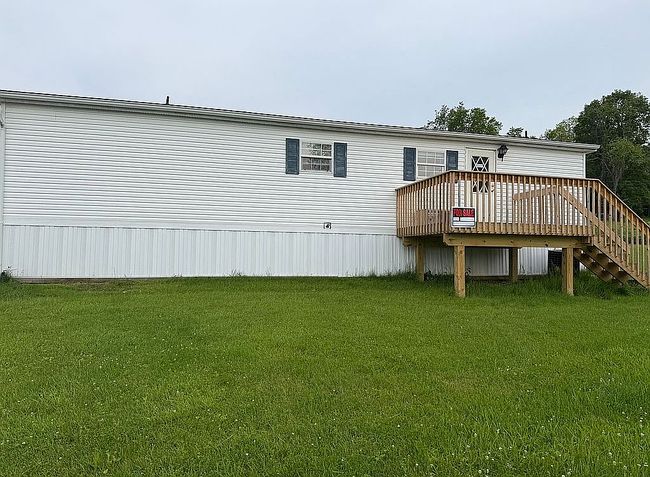 Additional photo 2 of property located at 4 Colonial Dr