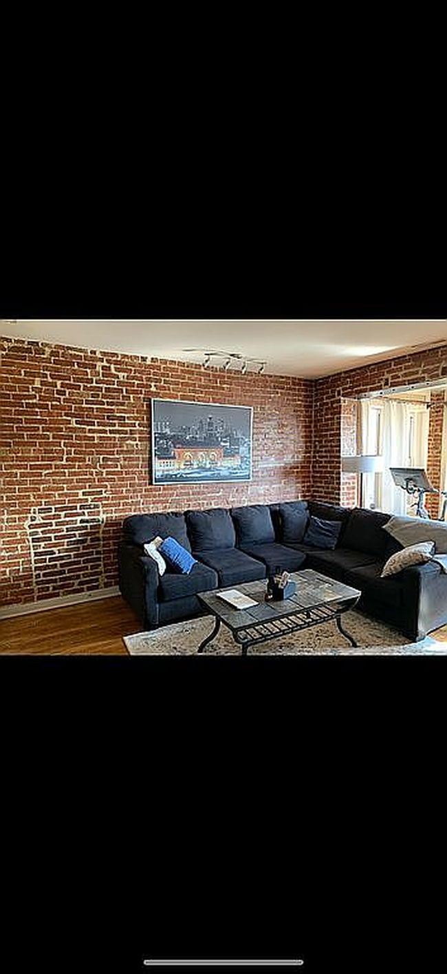 Image of 200 E 43rd St Apt 300
