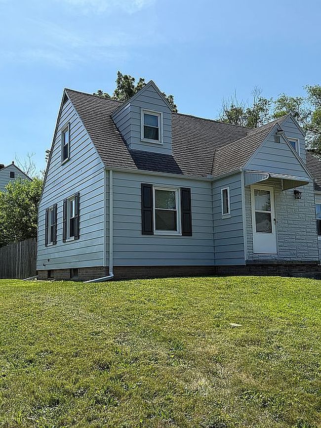 Photo of 1928 Kensington Rd, Toledo, OH