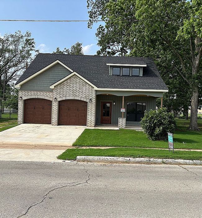 Image of 520 W Main St