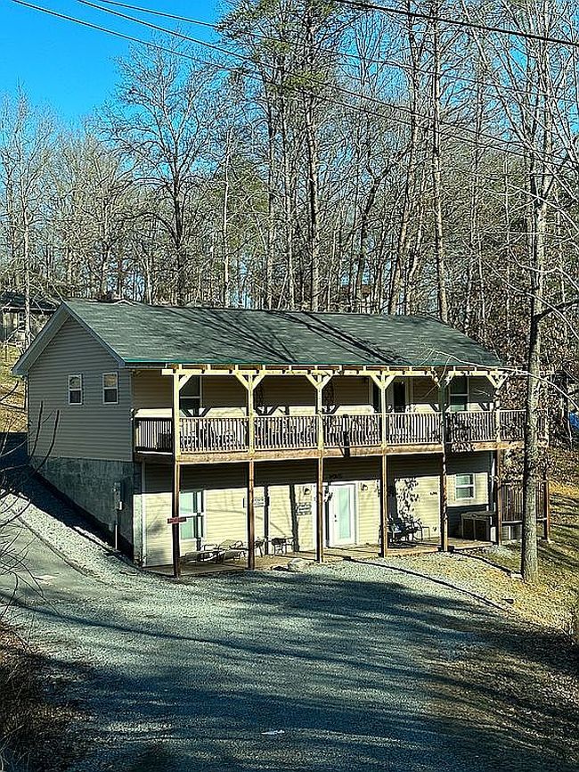 Photo of 1330 Blue Ridge Dr