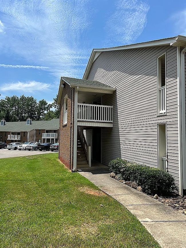 Photo of 6611 Willow Pointe Dr Nw Apt C, Huntsville, AL